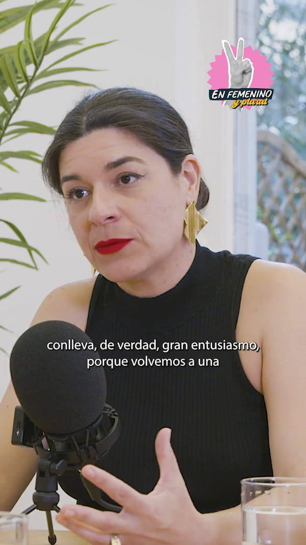 señora de labios rojos de Podcast En Femenino y Plural (old)