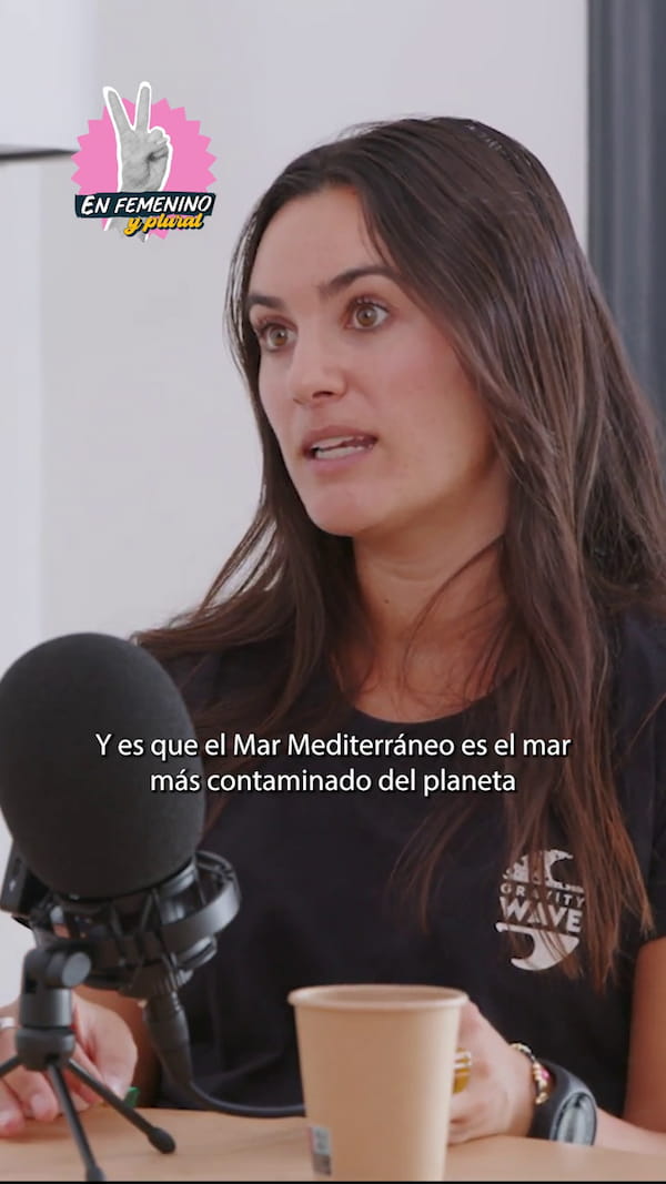 chica hablando de Podcast En Femenino y Plural (old)